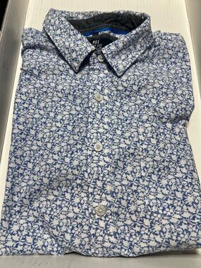 MBX Men's Blue & White Floral Button-Down Shirt